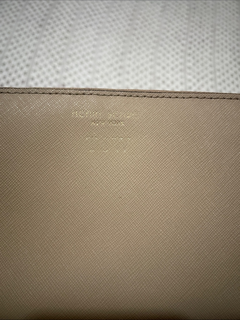 Henri Bendel Continental Zip-Around Wallet – Taupe/Tan - Picture 2 of 13